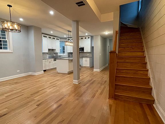 2nd image of 426 N Leamington Ave
