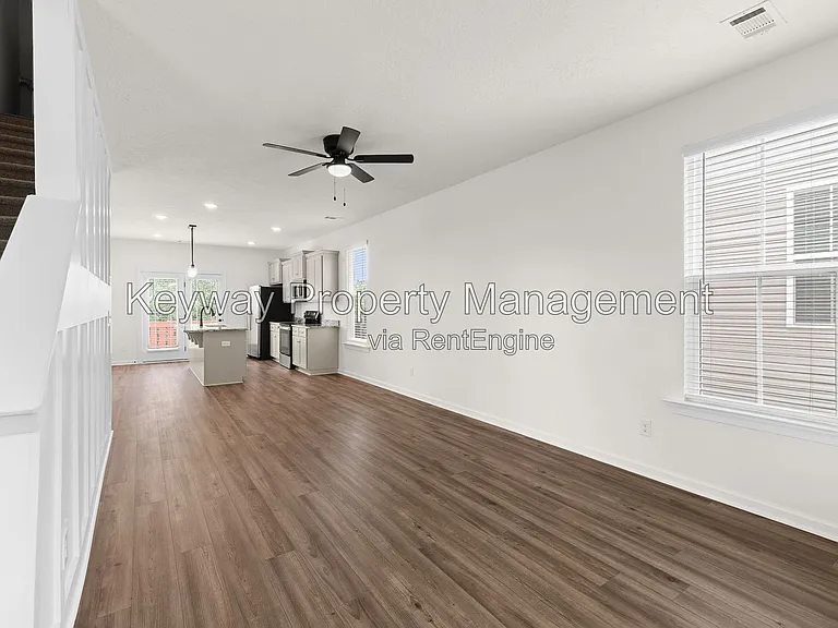 1144 Carolina Ave — Photo 3