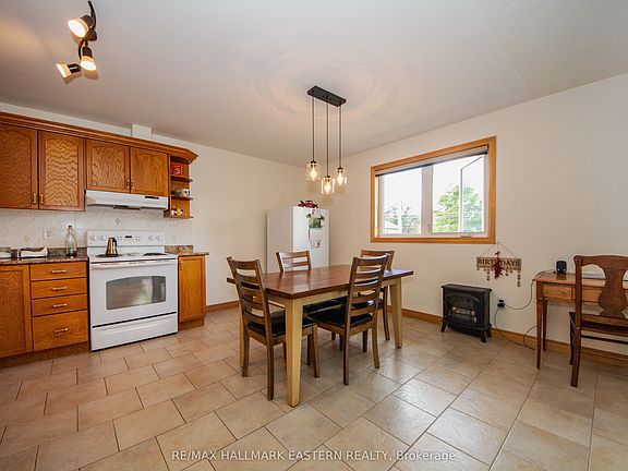 5th image of 878 Armour Rd #202