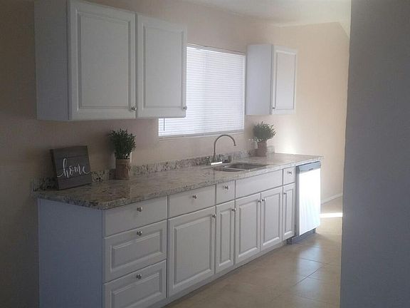 5th image of 18595 Juniper St