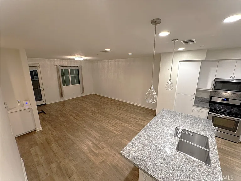 2710 Valor Ln — Photo 23