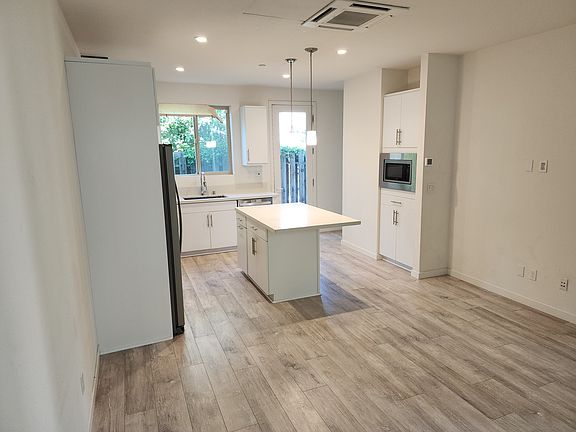 3rd image of 263 Log Pond Ln