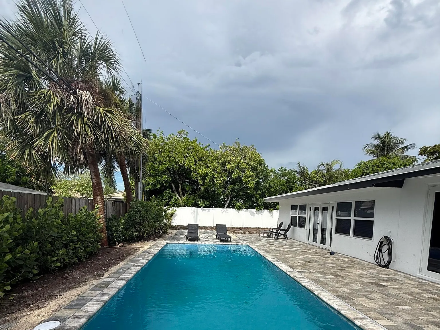 3 bed, 3.0 bath, 2112 sqft, $5,000 — Photo 3
