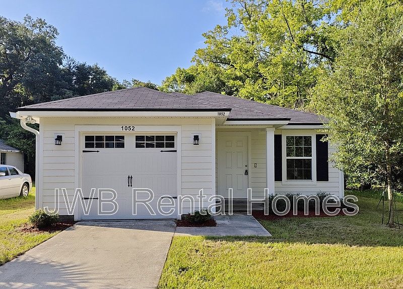 1st image of 1794 Doloma St