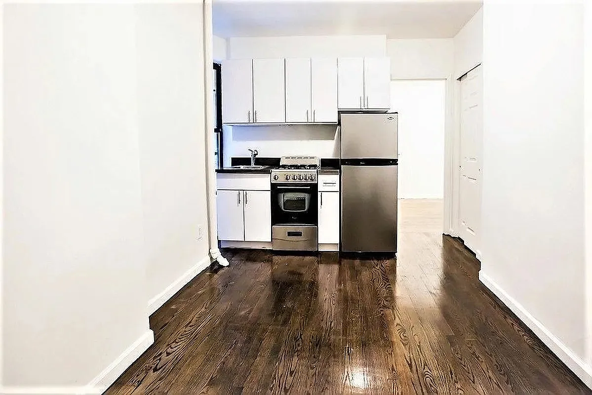 304 East 62nd Street — Photo 2