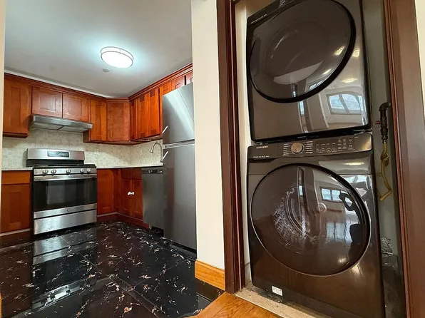 41 42 College Point Blvd #3E, Flushing, NY 11355