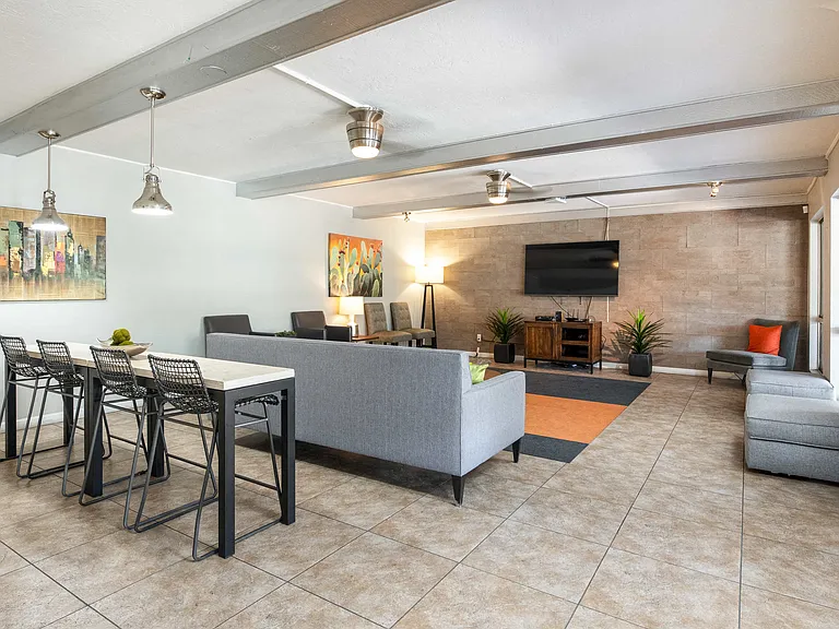 Arcadia Villa Apartments — Photo 17