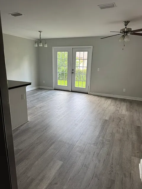 3 bed, 2.5 bath, 1200 sqft, $1,700 — Photo 3