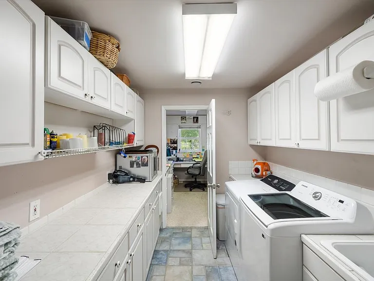 7705 N H C Dr — Photo 35