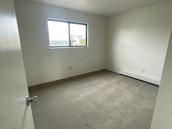 3rd image of 27 Carter Cir #4