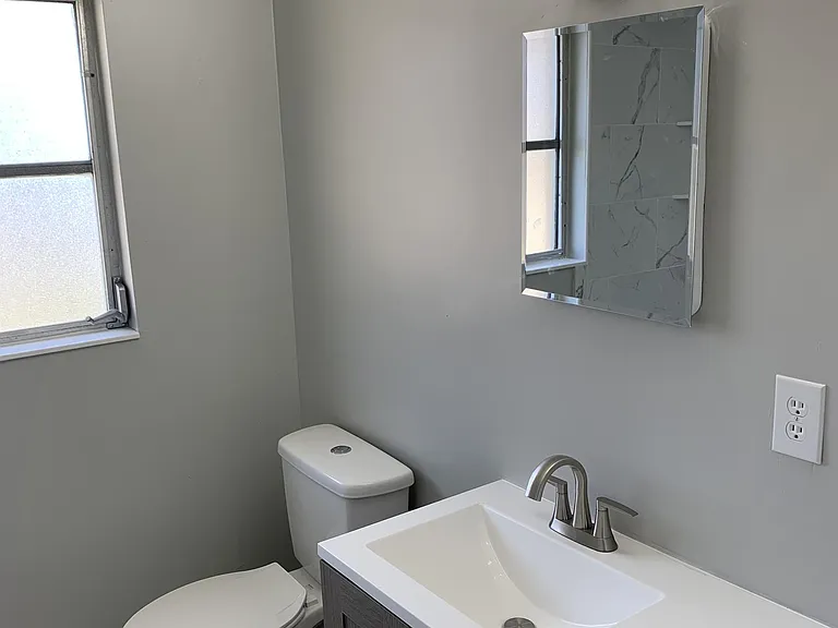 1920 W Lakeview Blvd #1 — Photo 42