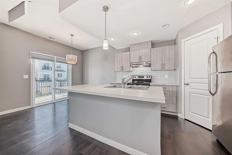 Calgary Townhouse for rent - 2 Bedrooms — photo 12