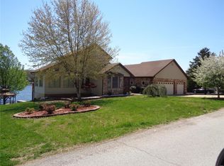 115 W Lakeview Dr, De Soto, MO 63020