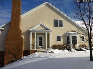16910 Knolls Way, Chagrin Falls, OH 44023