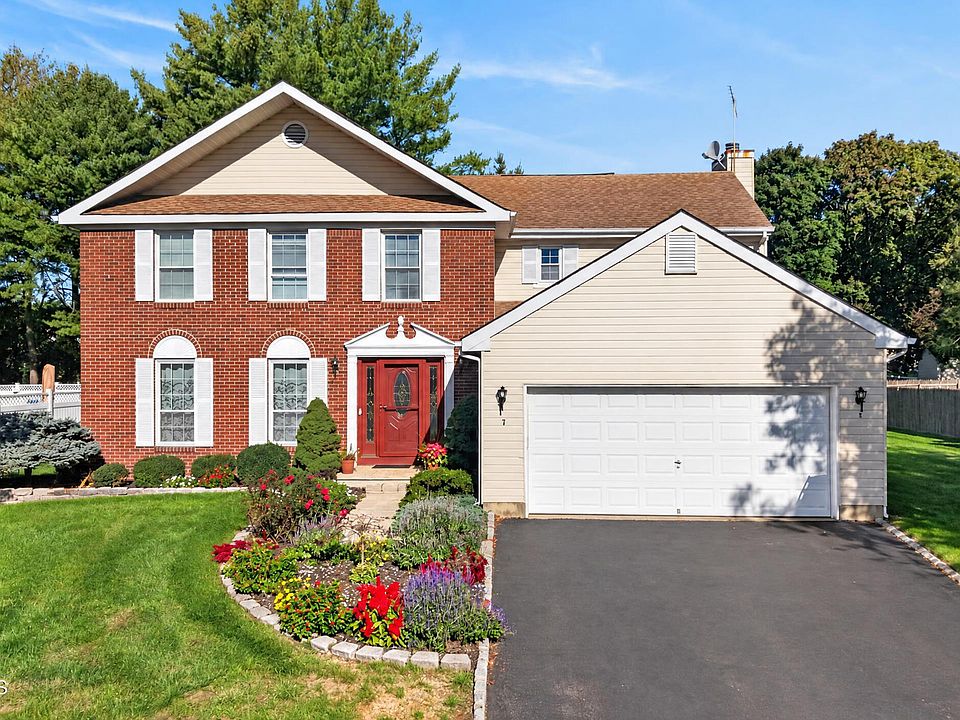 1st image of 7 Joseph Drive
