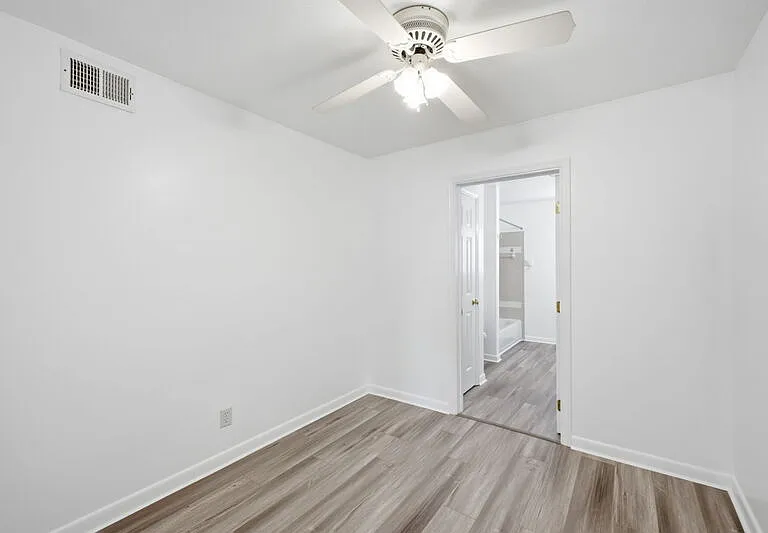 5545 Aragon Dr — Photo 10
