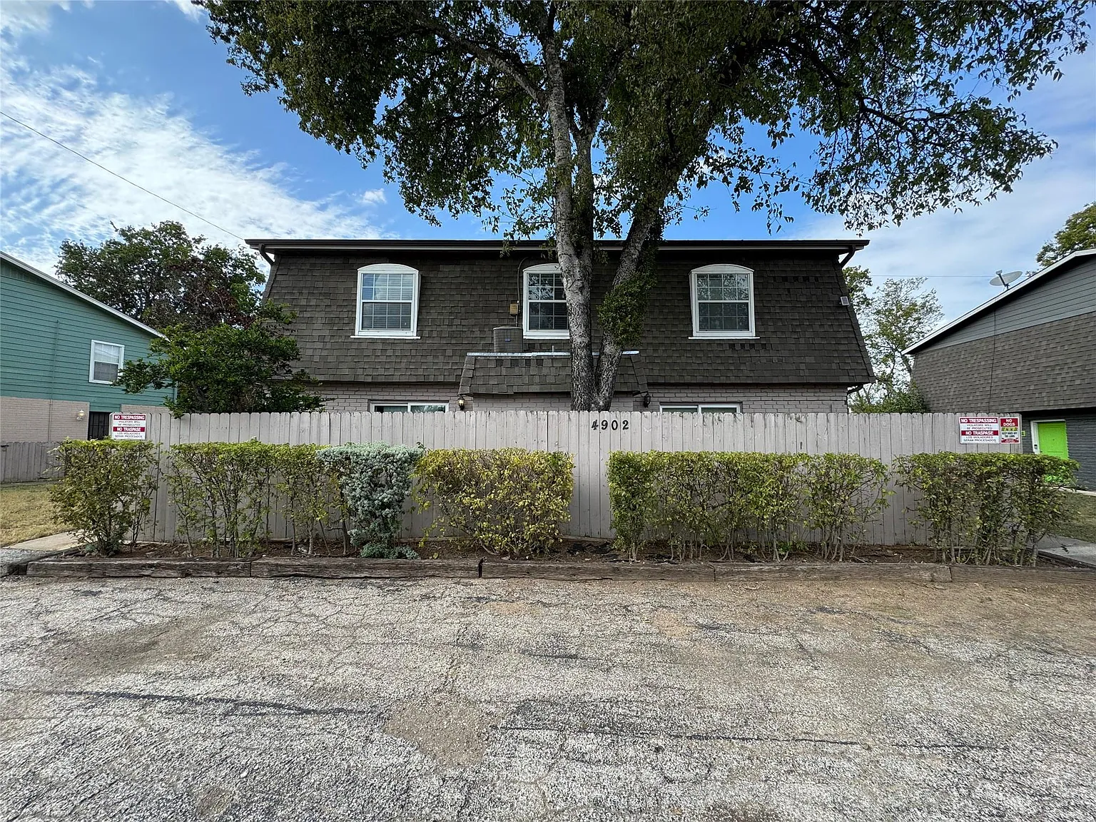 1 bed, 1.5 bath, 903 sqft, $1,149 — Photo 1