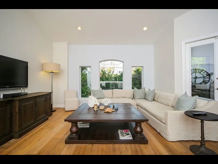 5453 46th Ct W — Photo 2