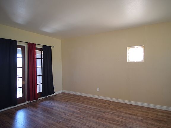 3rd image of 607 E Jacinto St #1