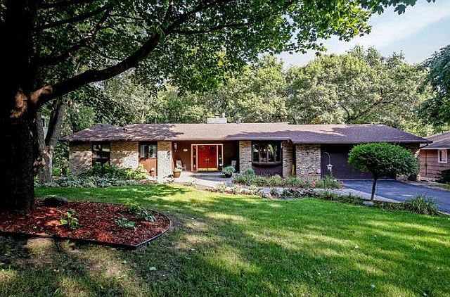 1st image of 500 Woodland Dr