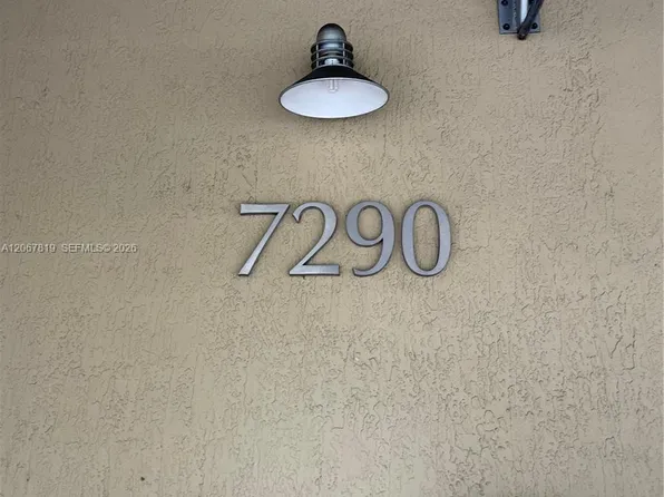 7290 SW 90th St, Miami, FL