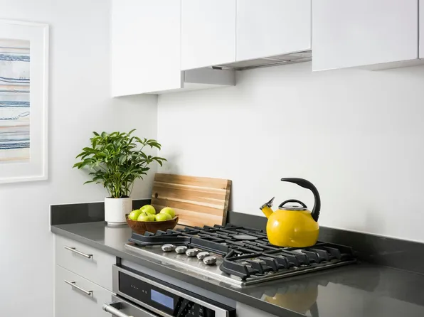 181 Front Street image 2 of 15