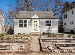 1021 Washington Ave, Grand Haven, MI 49417