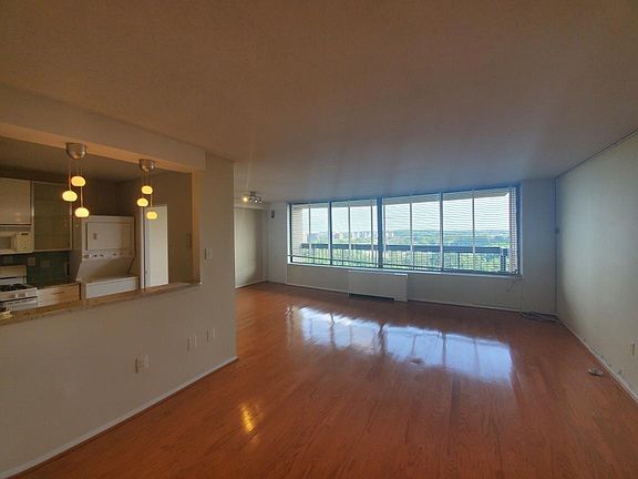 3rd image of 3705 S George Mason Dr APT 1413S