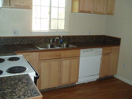 5th image of 18424 Gardner Ave