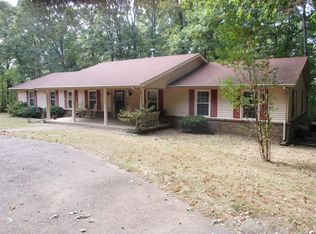 1073 W Point Rd, Lawrenceburg, TN 38464