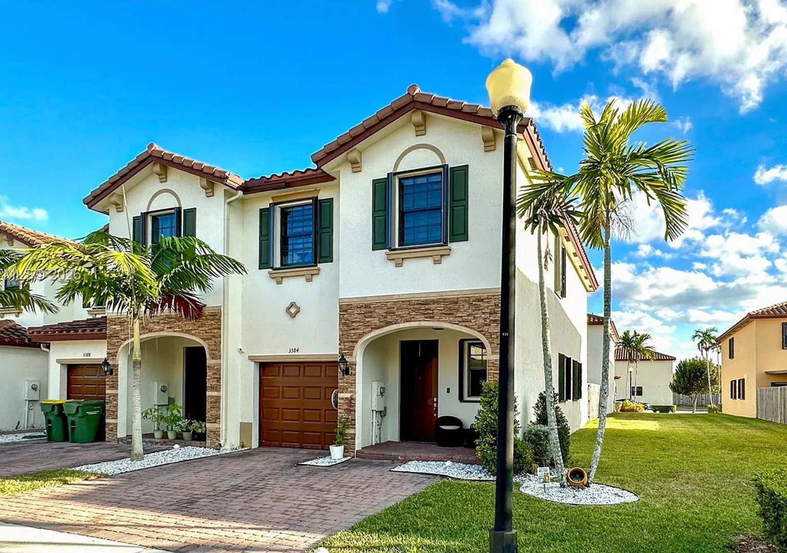 4 bed, 2.5 bath, 1705 sqft, $3,000 — Photo 3