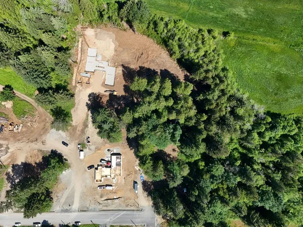 2560 Stobart Rd, Nanaimo, BC V9R 6W2