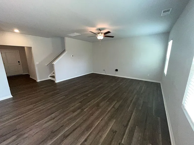 503 Sandy Hollow Dr — Photo 5