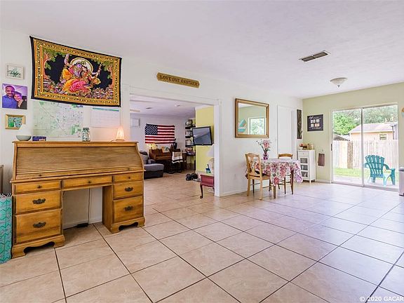 4th image of 2704 NW 45th Pl
