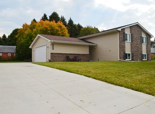 8926 Yucca Ln N, Maple Grove, MN 55369