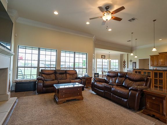 3rd image of 1706 Hudson Oaks Dr