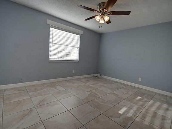 5th image of 6817 N Marie Ave #B