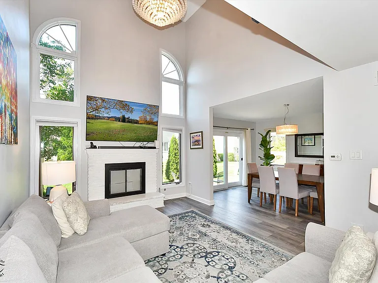 17323 Lakebrook Dr — Photo 6
