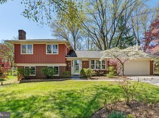 910 W Country Club Dr, Purcellville, VA 20132