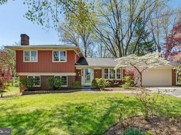 910 W Country Club Dr, Purcellville, VA 20132