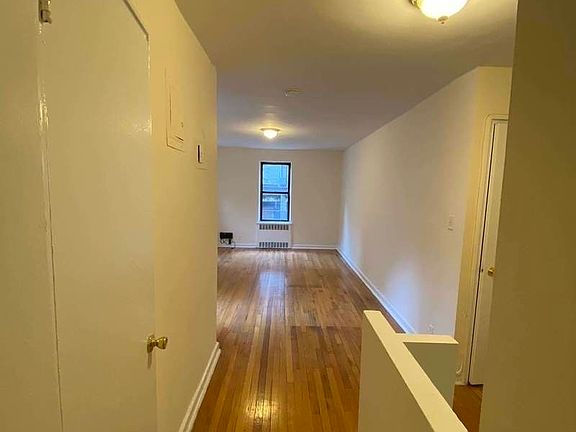 4th image of 125 Christopher St #1AB