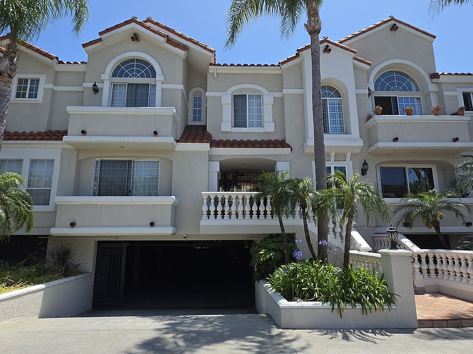 1st image of 1076 S Orange Grove Ave APT 1