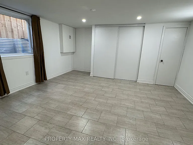 30 Glenabbey Dr #BASEMENT — Photo 6