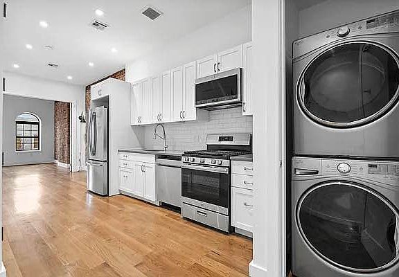 2nd image of 1501 Dekalb Ave APT 3L