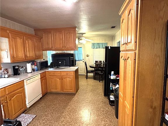 5th image of 207 W Farish Ave