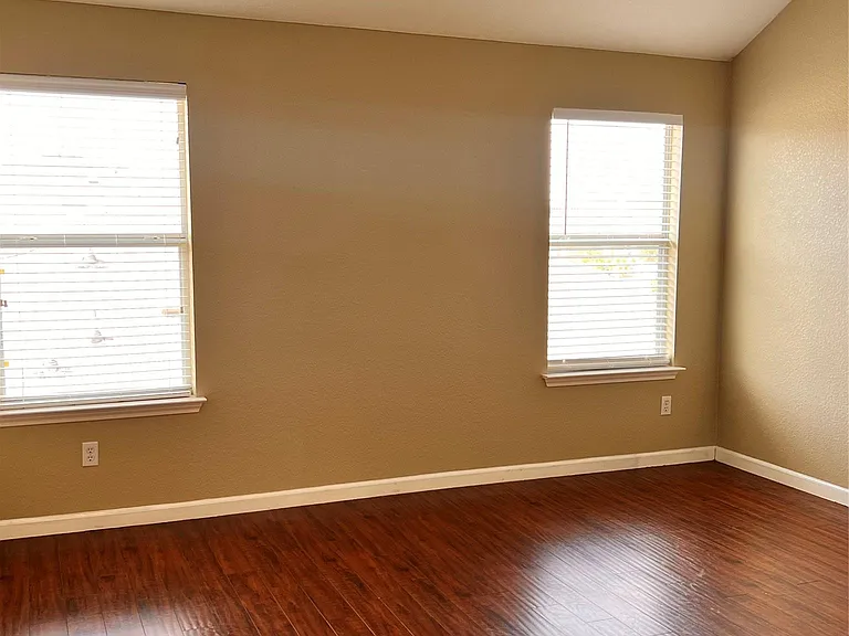 1511 Tonia Loop — Photo 15