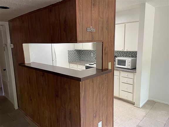 4th image of 12062 Mighty Oak Dr