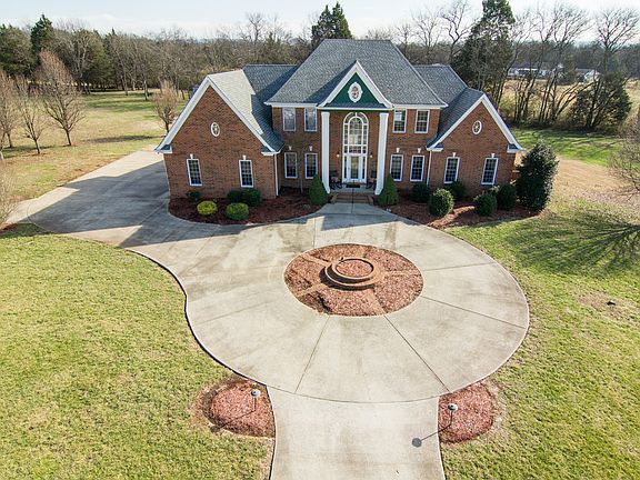 3rd image of 206 Churchill Farms Dr