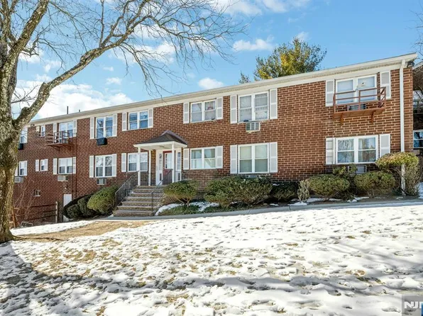 100 Pierson Miller Dr APT E8, Pompton Lakes, NJ 07442