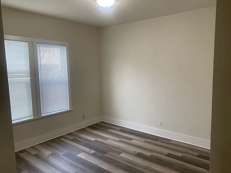 4370 Mission St — Photo 1